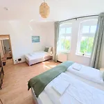 Ruhiges & Modernes 5-personen Mit Boxspringbetten, Smart-tv, Wlan Und Balkon *