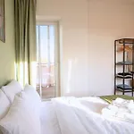 Ruhiges & Modernes 5-personen Mit Boxspringbetten, Smart-tv, Wlan Und Balkon * Magdeburg