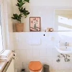 Apartament Ruhiges & Modernes 5-personen Mit Boxspringbetten, Smart-tv, Wlan Und Balkon