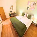 Ruhiges & Modernes 5-personen Mit Boxspringbetten, Smart-tv, Wlan Und Balkon Apartament *