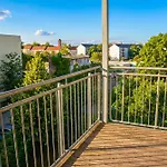 Ruhiges & Modernes 5-personen Mit Boxspringbetten, Smart-tv, Wlan Und Balkon Magdeburg