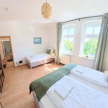 Ruhiges & Modernes 5-personen Mit Boxspringbetten, Smart-tv, Wlan Und Balkon *