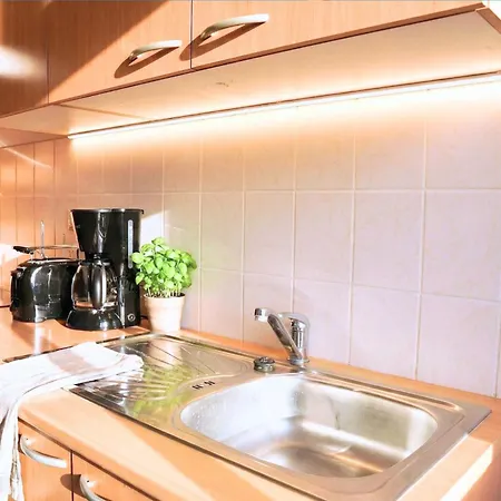 アパート Ruhiges & Modernes 5-personen Mit Boxspringbetten, Smart-tv, Wlan Und Balkon マクデブルク