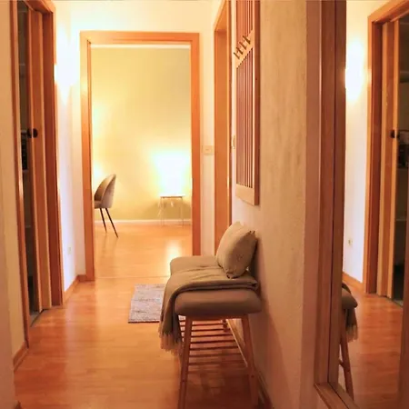 Ruhiges & Modernes 5-personen Mit Boxspringbetten, Smart-tv, Wlan Und Balkon マクデブルク