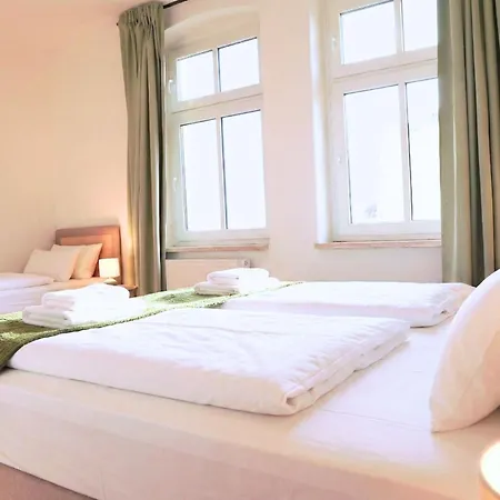 アパート Ruhiges & Modernes 5-personen Mit Boxspringbetten, Smart-tv, Wlan Und Balkon マクデブルク