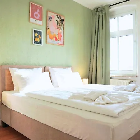 Ruhiges & Modernes 5-personen Mit Boxspringbetten, Smart-tv, Wlan Und Balkon Apartment