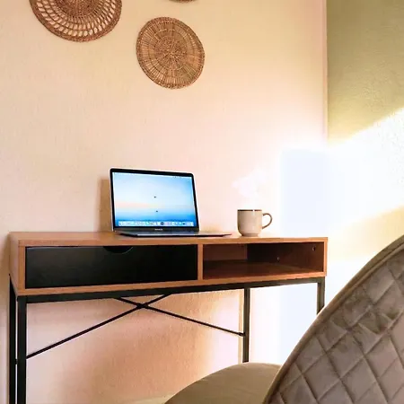 Apartment Ruhiges & Modernes 5-personen Mit Boxspringbetten, Smart-tv, Wlan Und Balkon Magdeburg