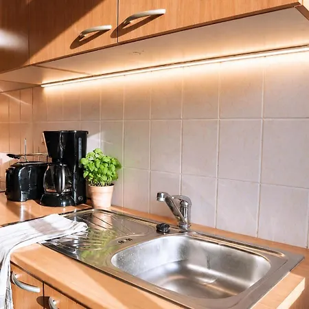 Ruhiges & Modernes 5-personen Mit Boxspringbetten, Smart-tv, Wlan Und Balkon *