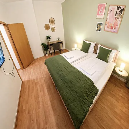شقة Ruhiges & Modernes 5-personen Mit Boxspringbetten, Smart-tv, Wlan Und Balkon ماغديبورغ