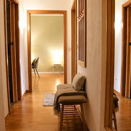 شقة Ruhiges & Modernes 5-personen Mit Boxspringbetten, Smart-tv, Wlan Und Balkon