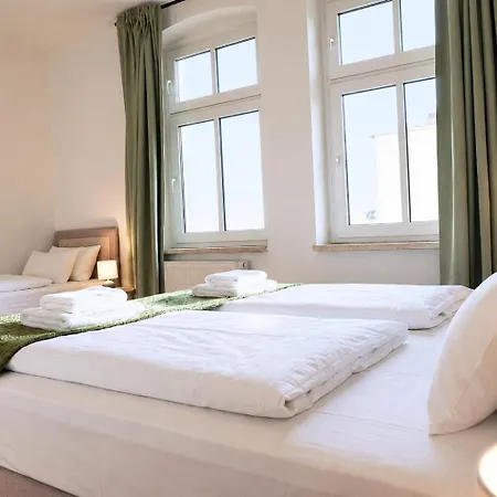 Ruhiges & Modernes 5-personen Mit Boxspringbetten, Smart-tv, Wlan Und Balkon * ماغديبورغ