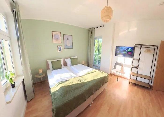 Apartment Ruhiges&modernes 5-personen Mit Boxspringbetten, Smart-tv, Wlan Und Balkon Magdeburg