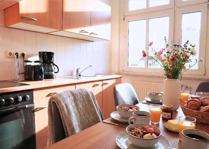 Ruhiges&modernes 5-personen Mit Boxspringbetten, Smart-tv, Wlan Und Balkon Apartment