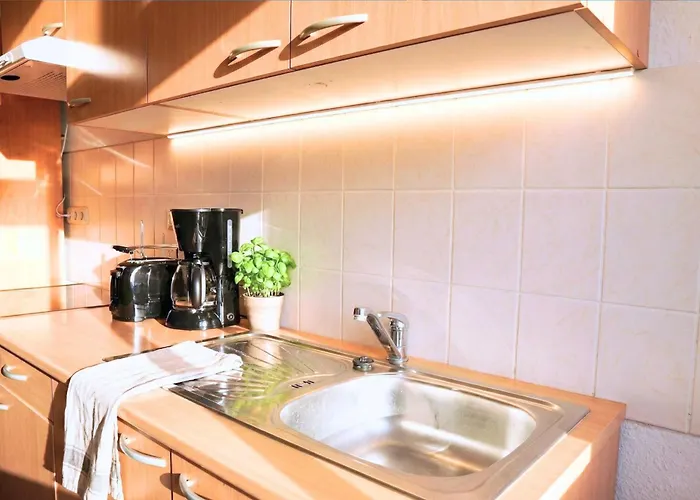 Apartment Ruhiges&modernes 5-personen Mit Boxspringbetten, Smart-tv, Wlan Und Balkon Magdeburg