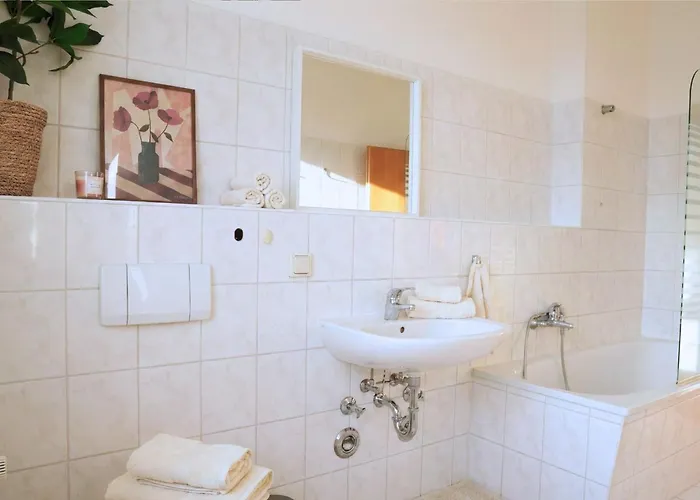 Ruhiges&modernes 5-personen Mit Boxspringbetten, Smart-tv, Wlan Und Balkon Apartment