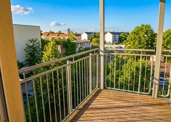 Ruhiges&modernes 5-personen Mit Boxspringbetten, Smart-tv, Wlan Und Balkon Magdeburg