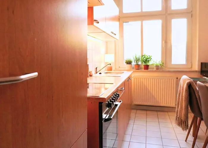 Ruhiges&modernes 5-personen Mit Boxspringbetten, Smart-tv, Wlan Und Balkon Apartment Magdeburg